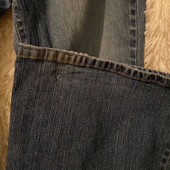Vintage Angels Jeans With a Flare. Size 9. Pre-owned and in good shape. - Picture 7 of 14